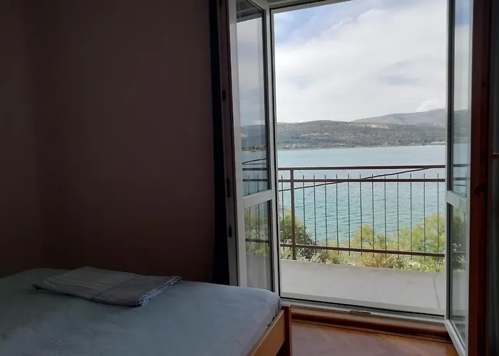 Ante Διαμέρισμα Τρογκίρ