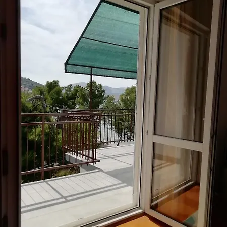 Ante Διαμέρισμα *