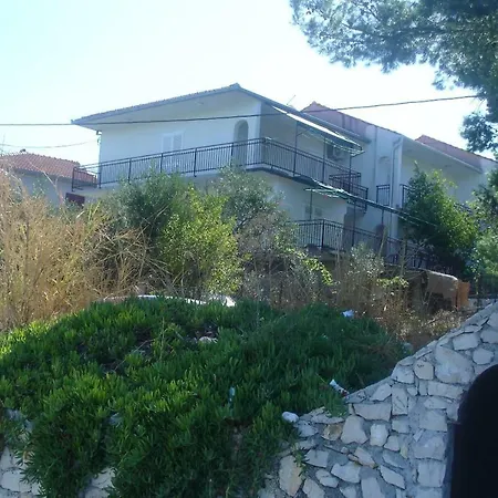 Διαμέρισμα Ante Τρογκίρ