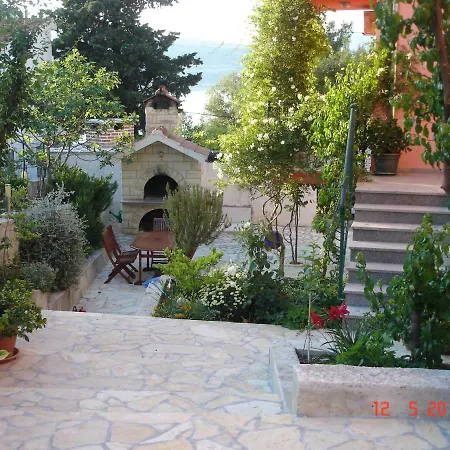 Apartment Ante